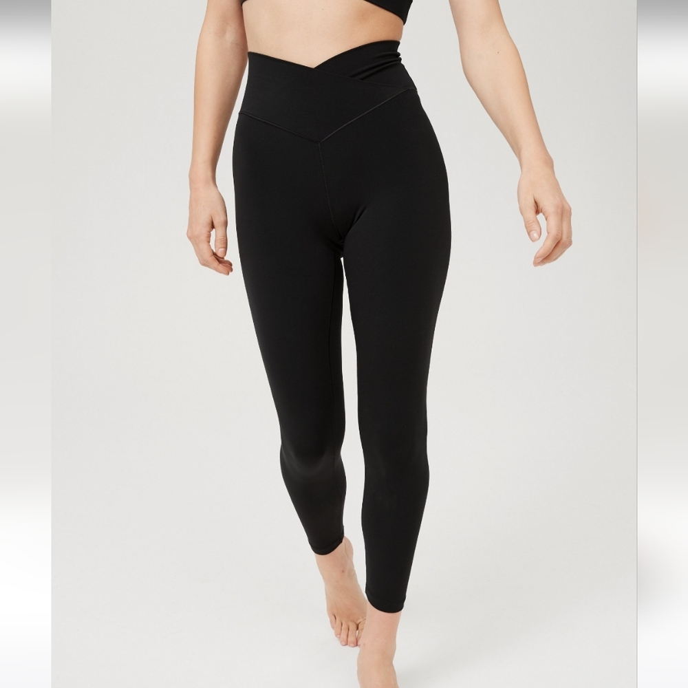 Aerie Black Crossover Waist Offline Leggings